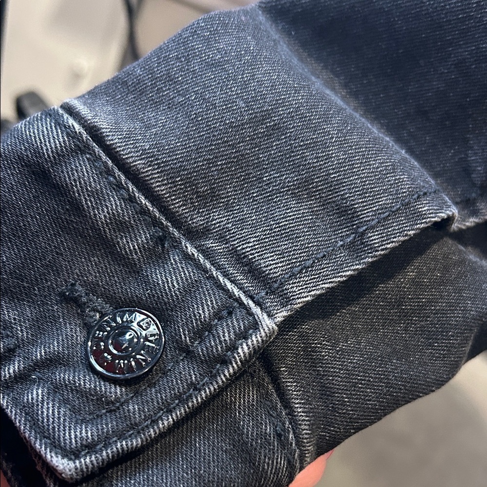 Women’s Black Sherpa-Lined Denim Jacket - Picture 8 of 9